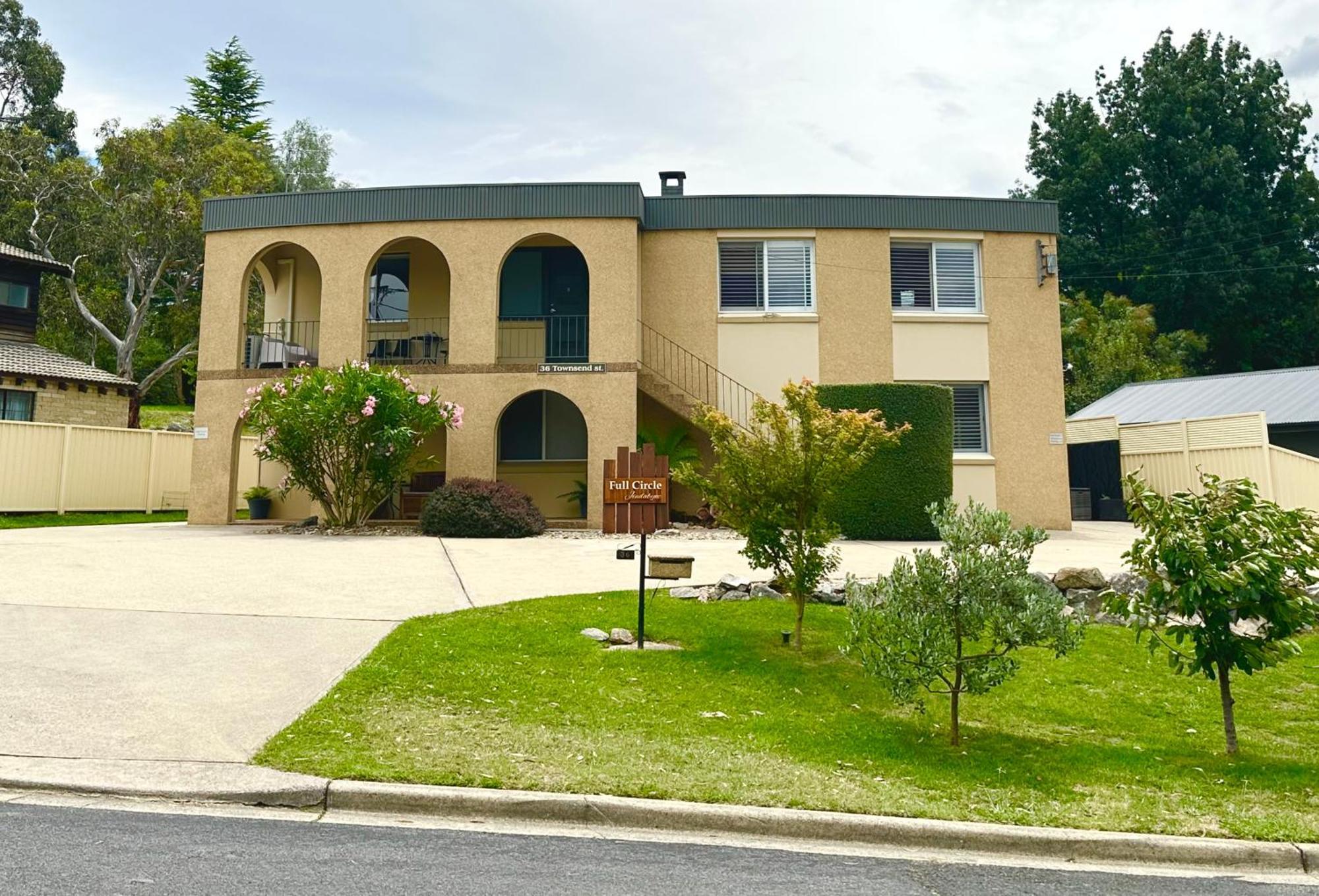 ג'ינדביין Full Circle Apartments מראה חיצוני תמונה